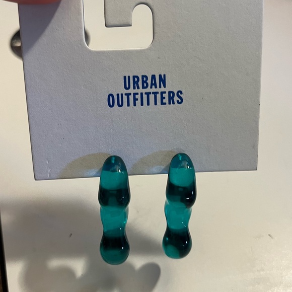 NWTO Resin Earrings Urban Outfitters Teal/Blue/Green Squiggle Artsy - Picture 4 of 8